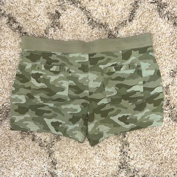 A.N.A. WOMENS CAMO SHORT SHORTS |  SIZE 10 - Picture 5 of 6